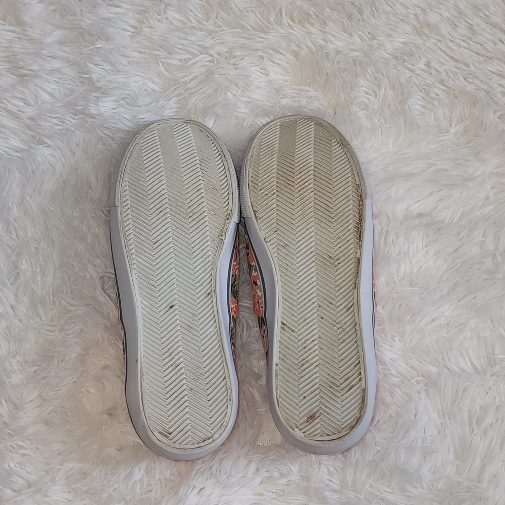 AEROPOSTALE floral shoes - Picture 7 of 8
